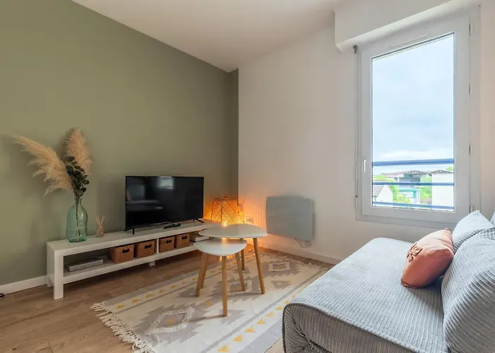 Calme Avec Parking, Proche Metro ليل