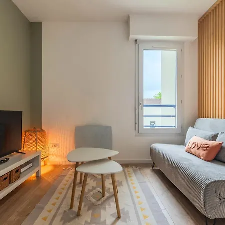 Calme Avec Parking, Proche Metro * ליל