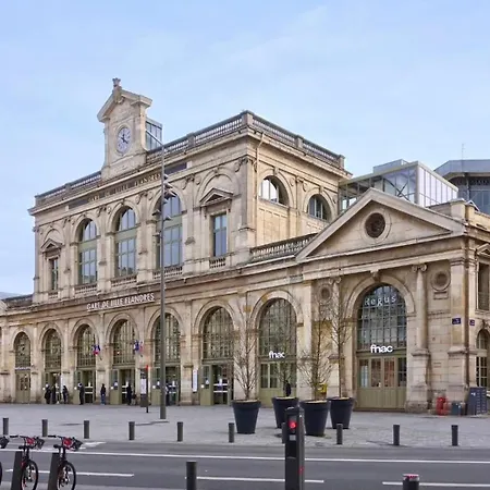 Calme Avec Parking, Proche Metro